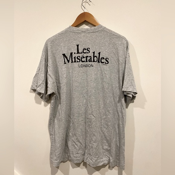 VINTAGE 1996 Les Miserable t-shirt London Production - Picture 5 of 5